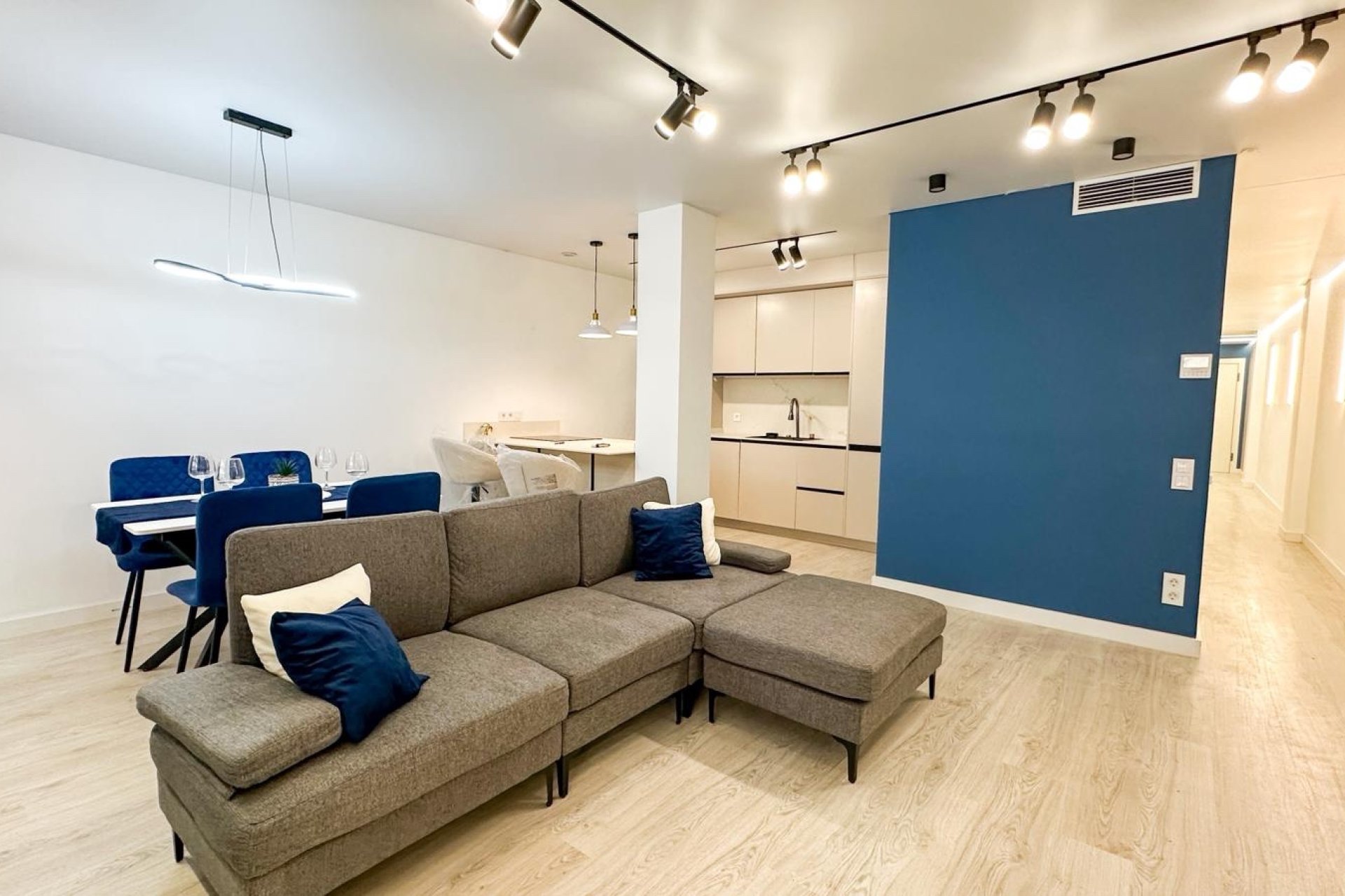 Resale - Apartment -
Torrevieja - El Acequión - Los Náufragos