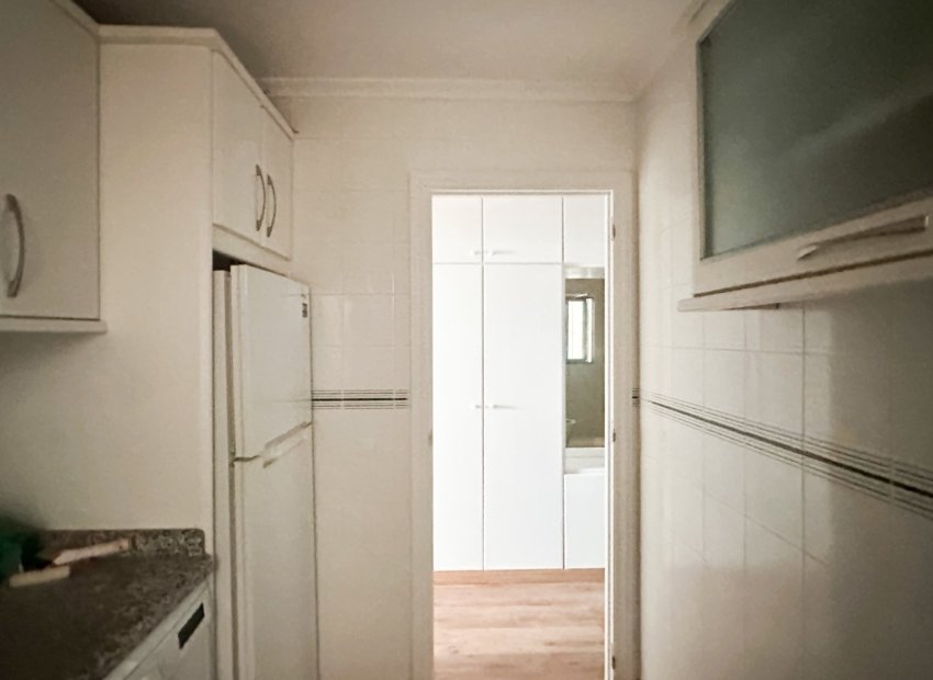 Resale - Apartment -
Torrevieja - Playa de los Locos