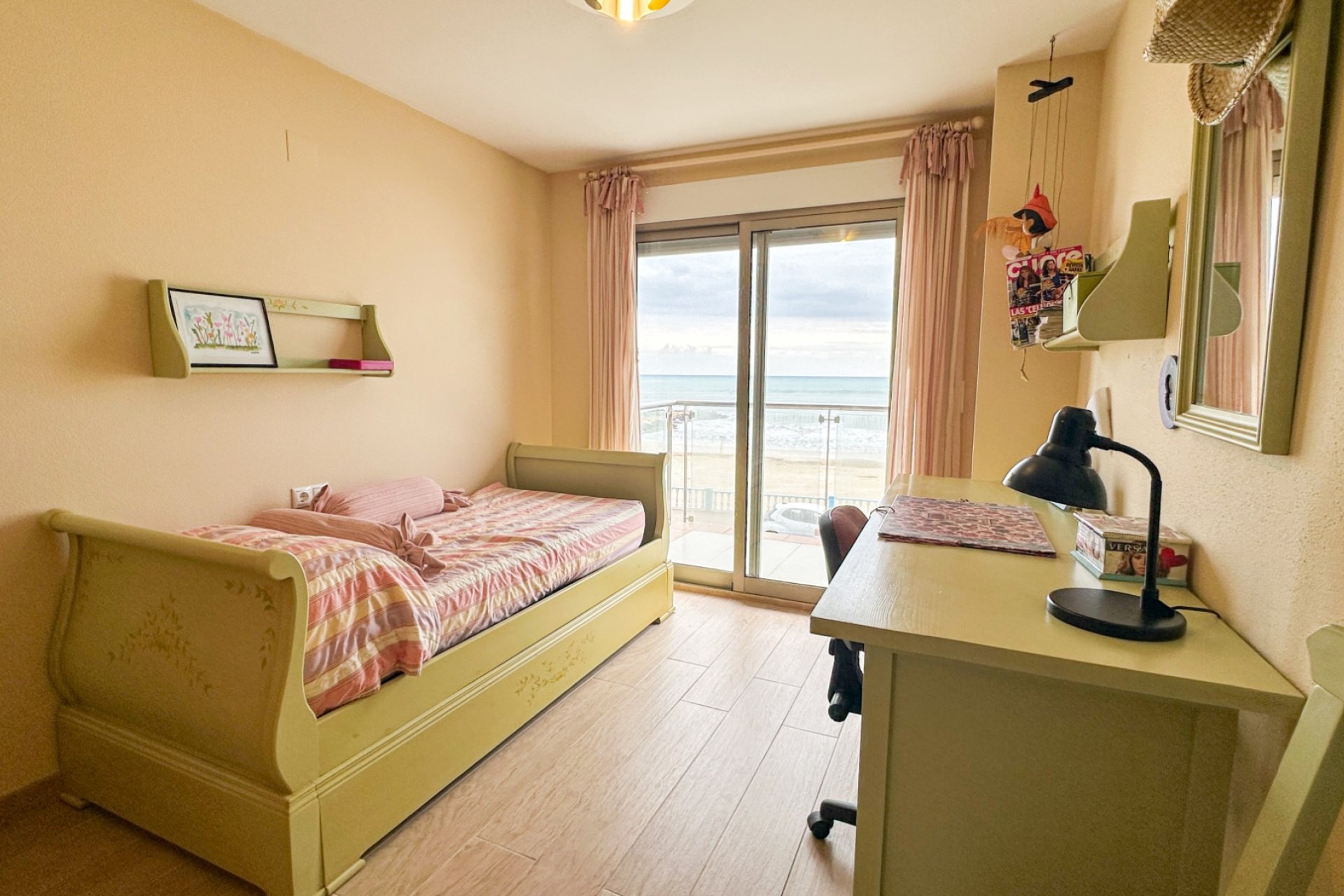 Resale - Apartment -
Torrevieja - Playa de los Locos