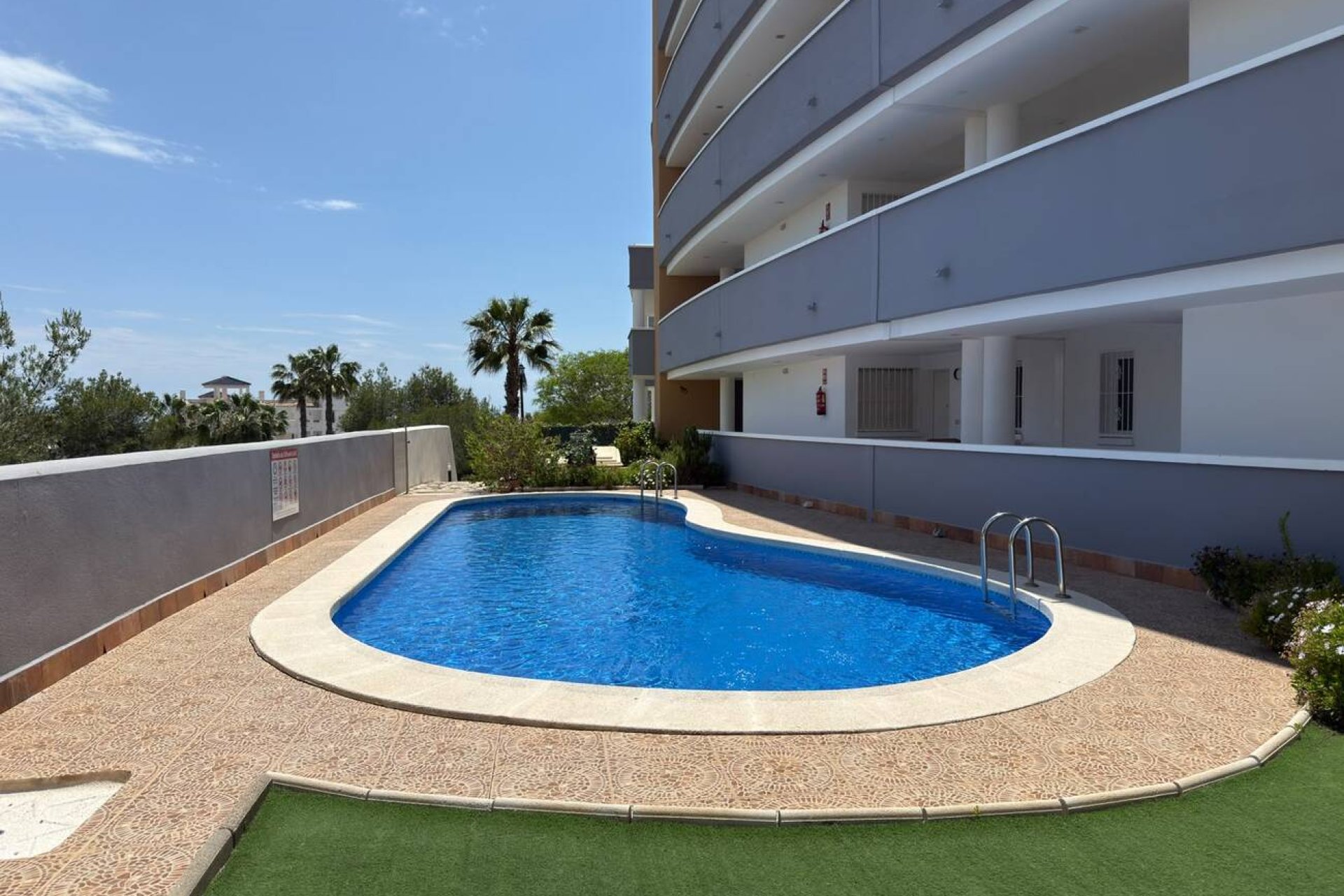 Resale - Apartment -
Villamartín - La Fuente