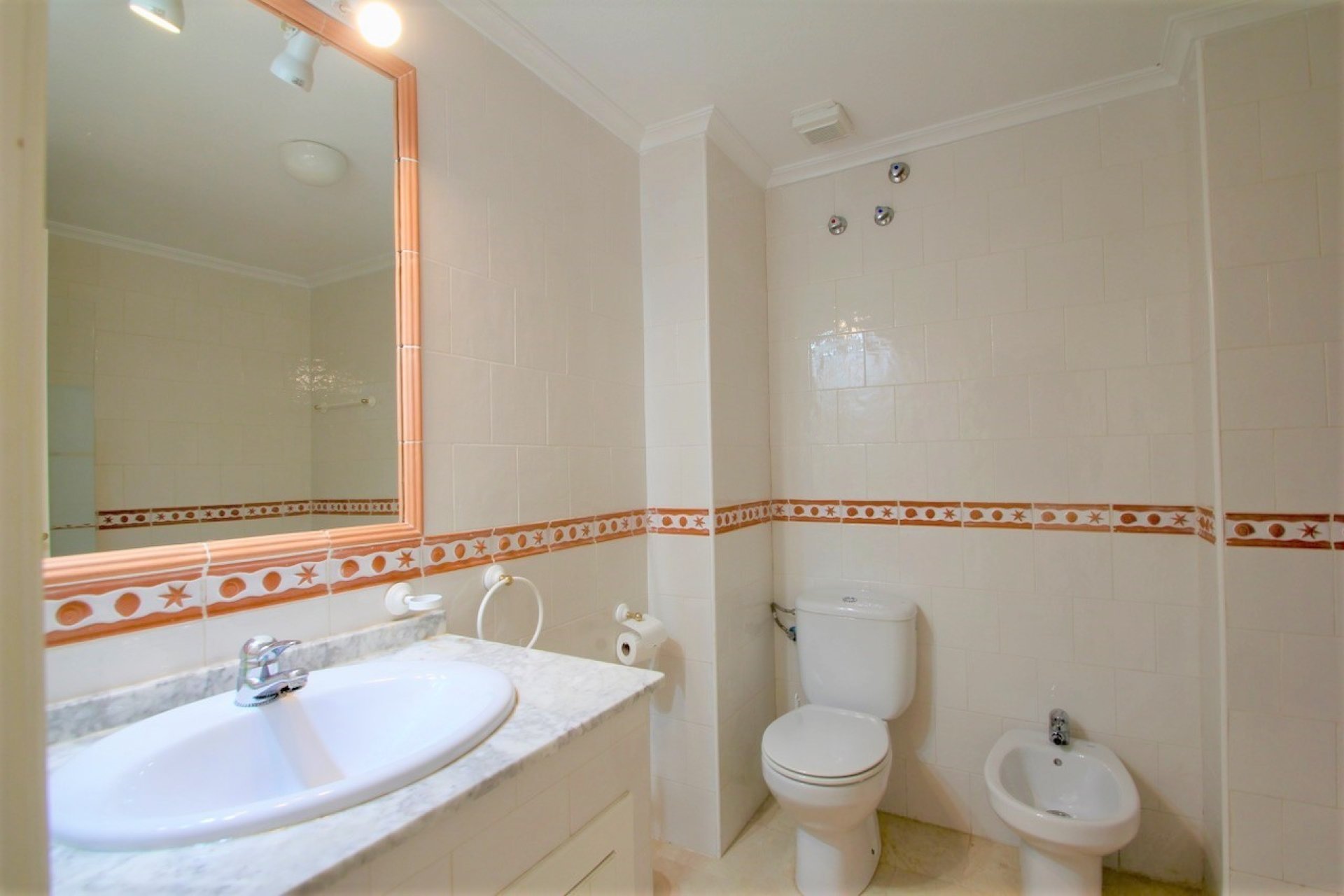 Resale - Apartment -
Villamartín - Villamartin