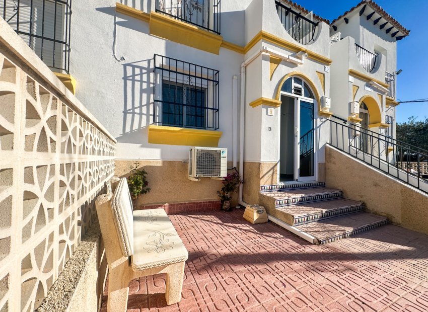 Resale - Apartment -
Villamartín - Villamartin