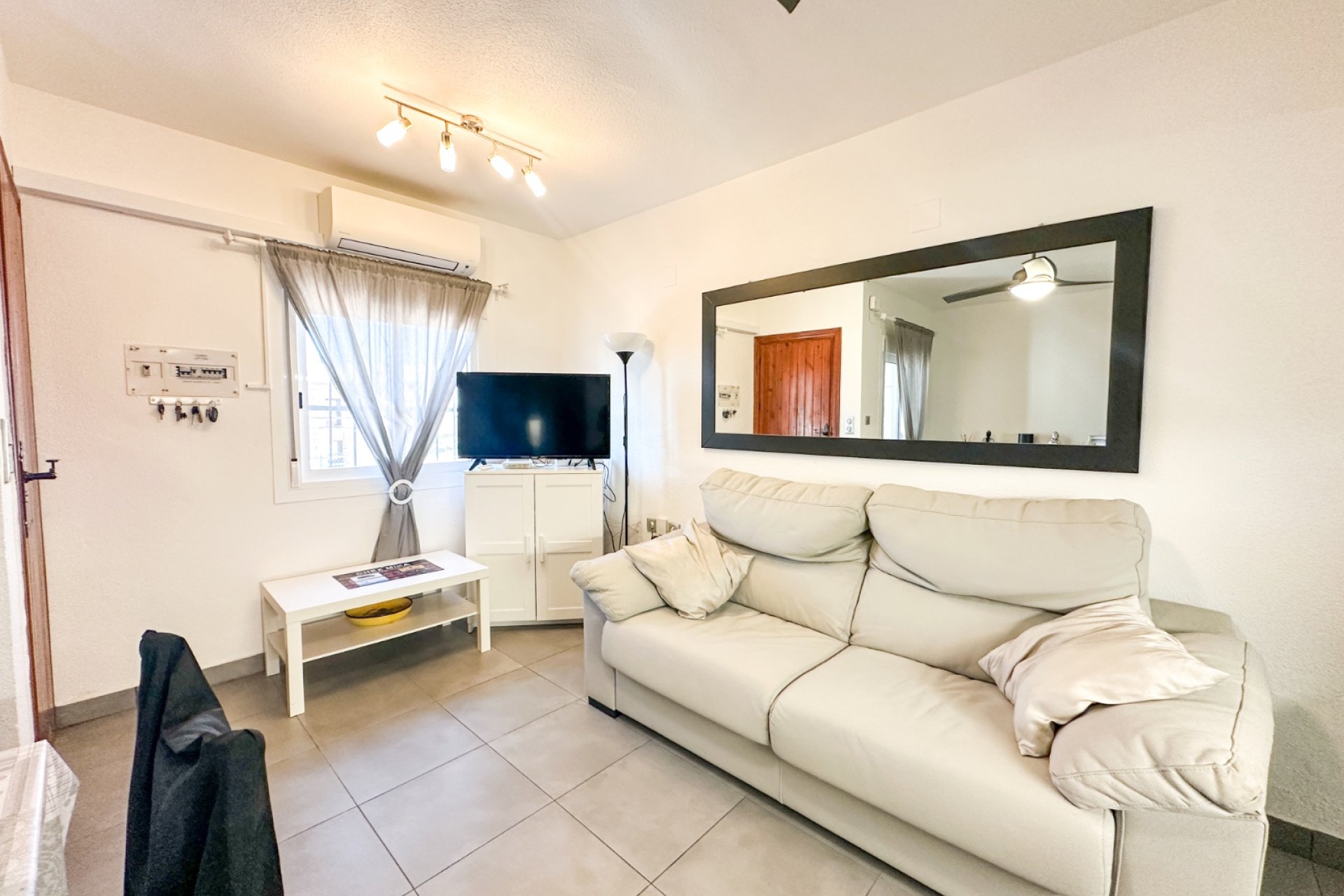 Resale - Apartment -
Villamartín - Villamartin