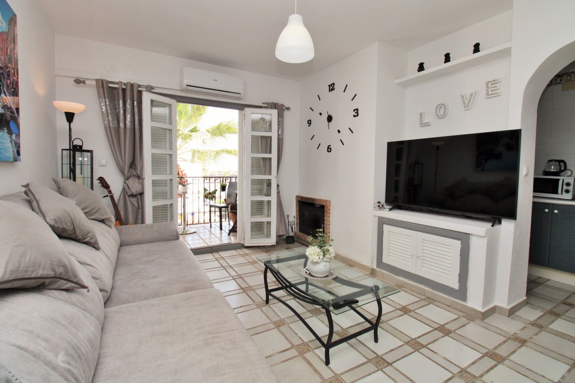 Resale - Apartment -
Villamartín