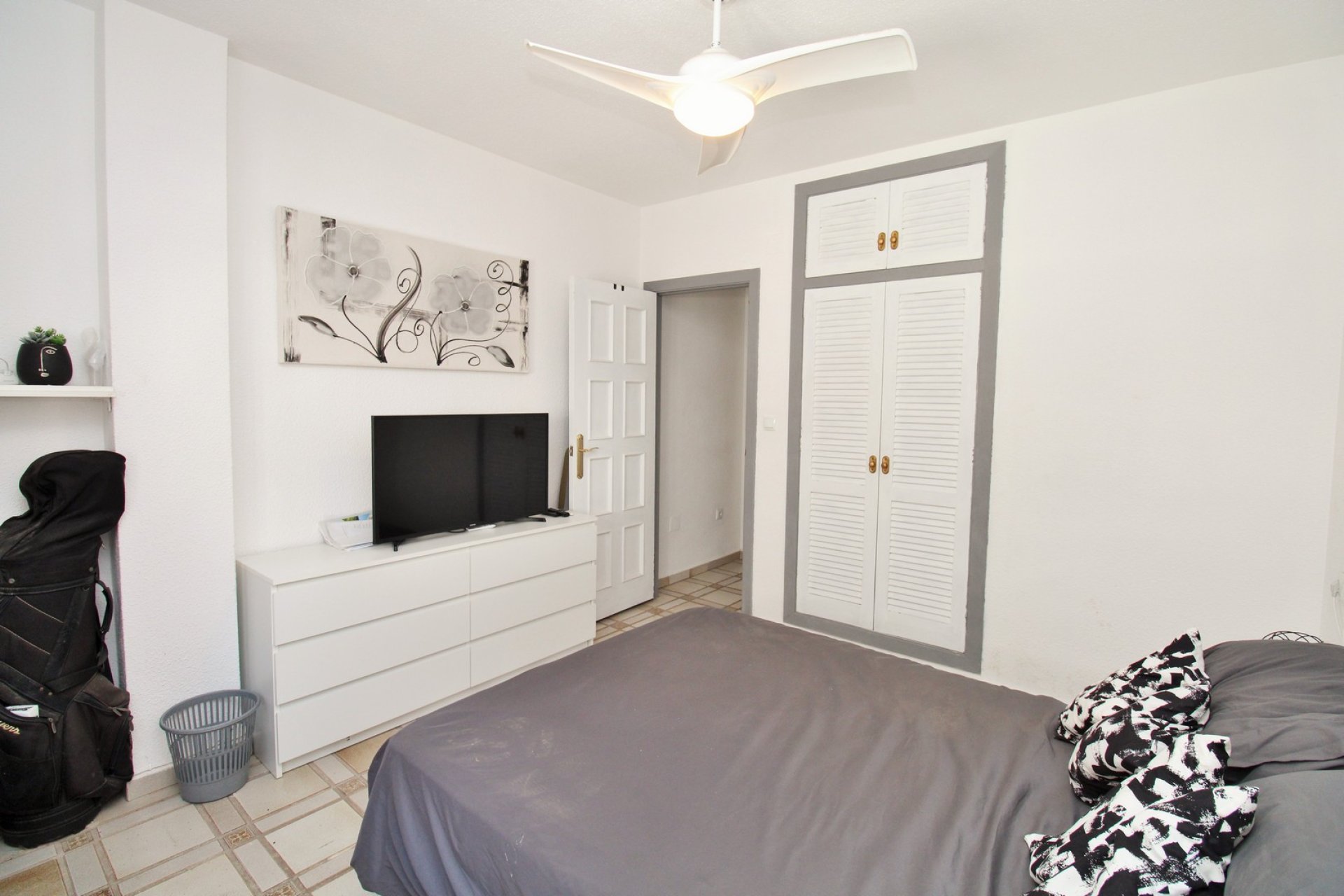 Resale - Apartment -
Villamartín