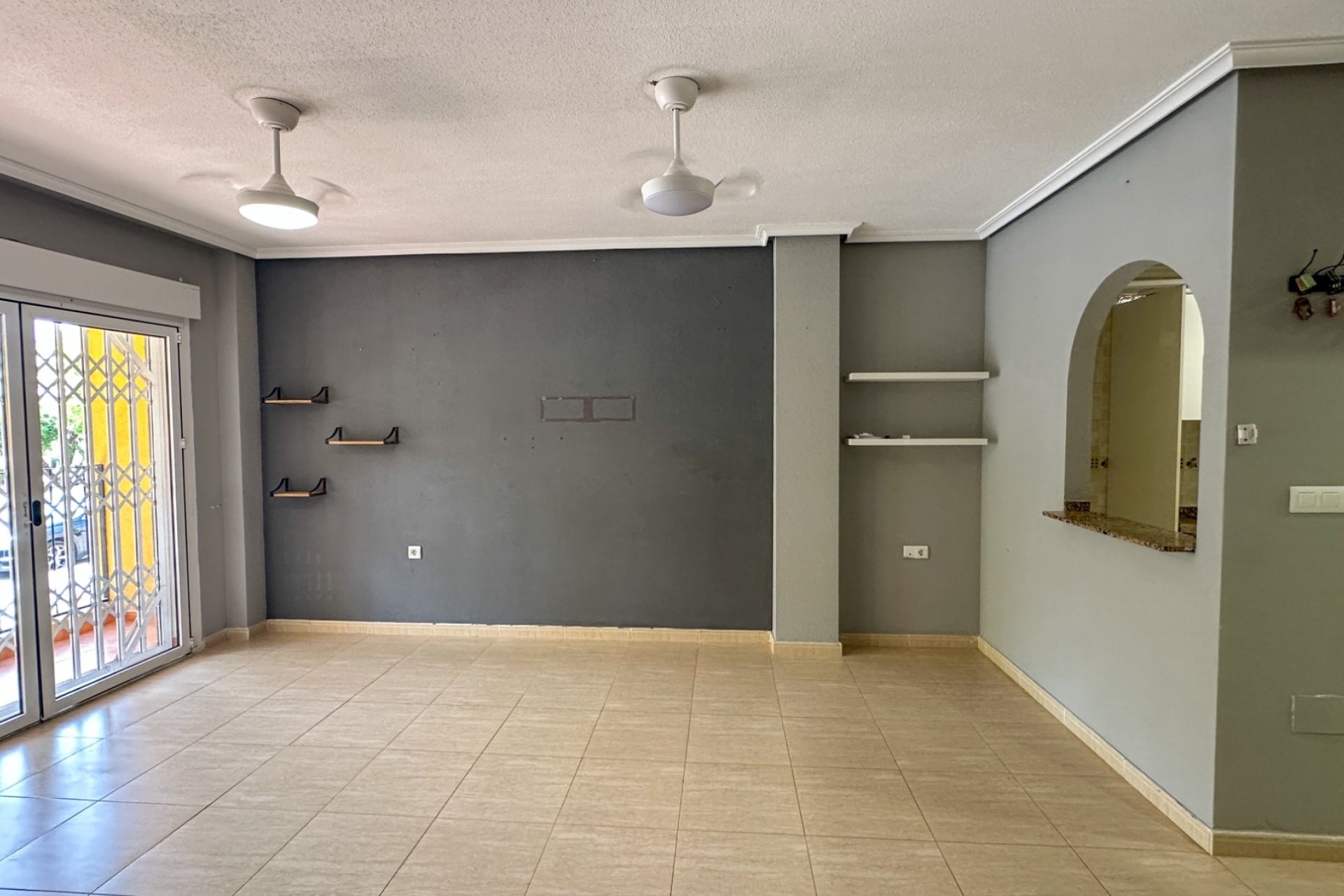 Resale - Bungalow -
Daya Nueva - Costa Blanca Sur