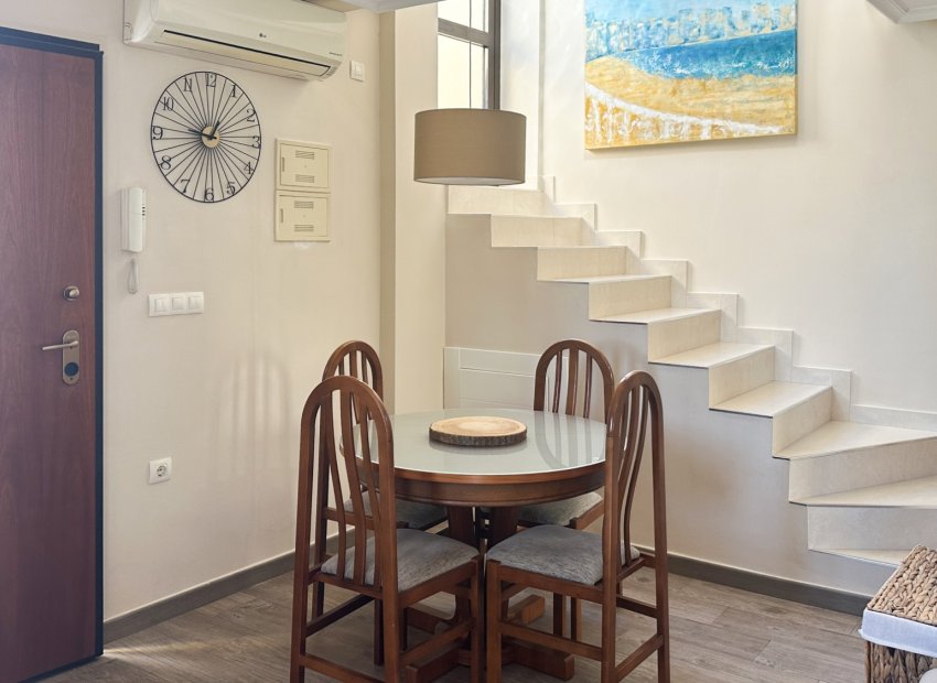 Resale - Bungalow -
Orihuela Costa - Los Altos