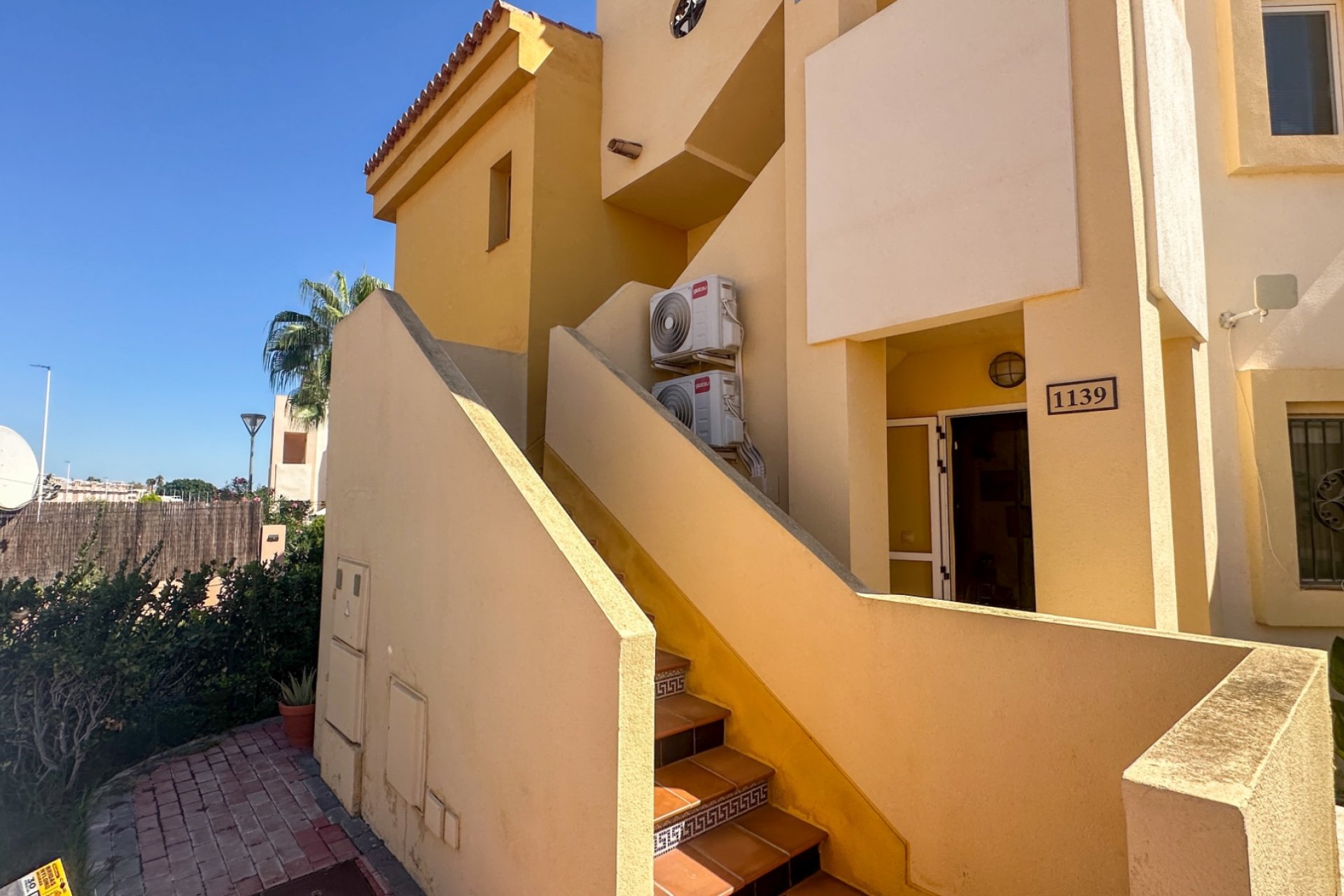Resale - Bungalow -
Orihuela Costa - Los Altos