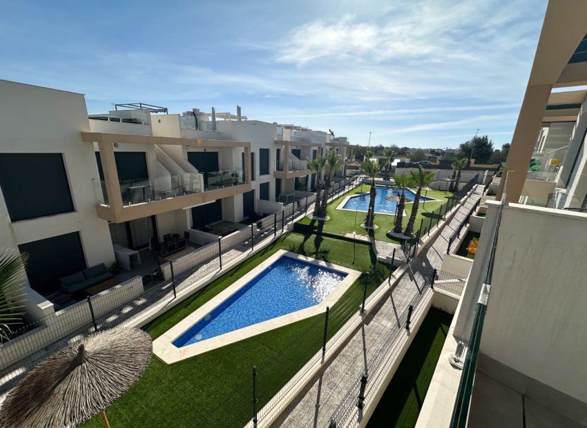 Resale - Bungalow -
Orihuela Costa - Villamartin