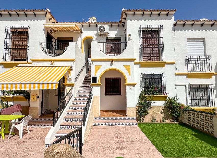 Resale - Bungalow -
San Miguel de Salinas - Bellavista