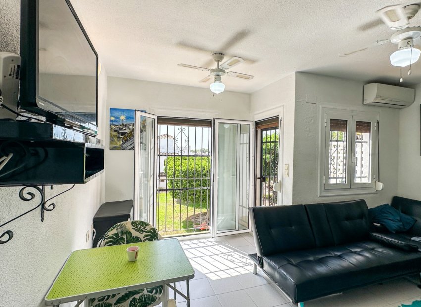 Resale - Bungalow -
San Miguel de Salinas - Bellavista