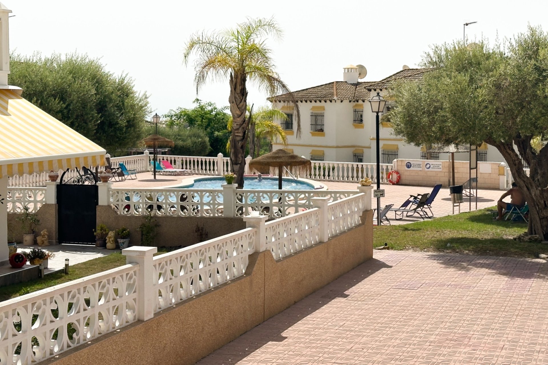 Resale - Bungalow -
San Miguel de Salinas - Bellavista