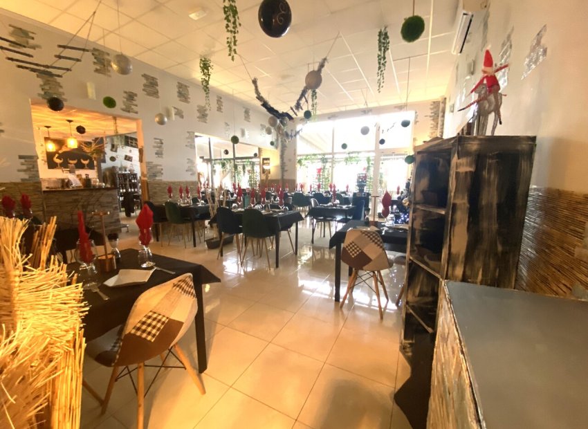 Resale - Commercial -
Algorfa - Inland