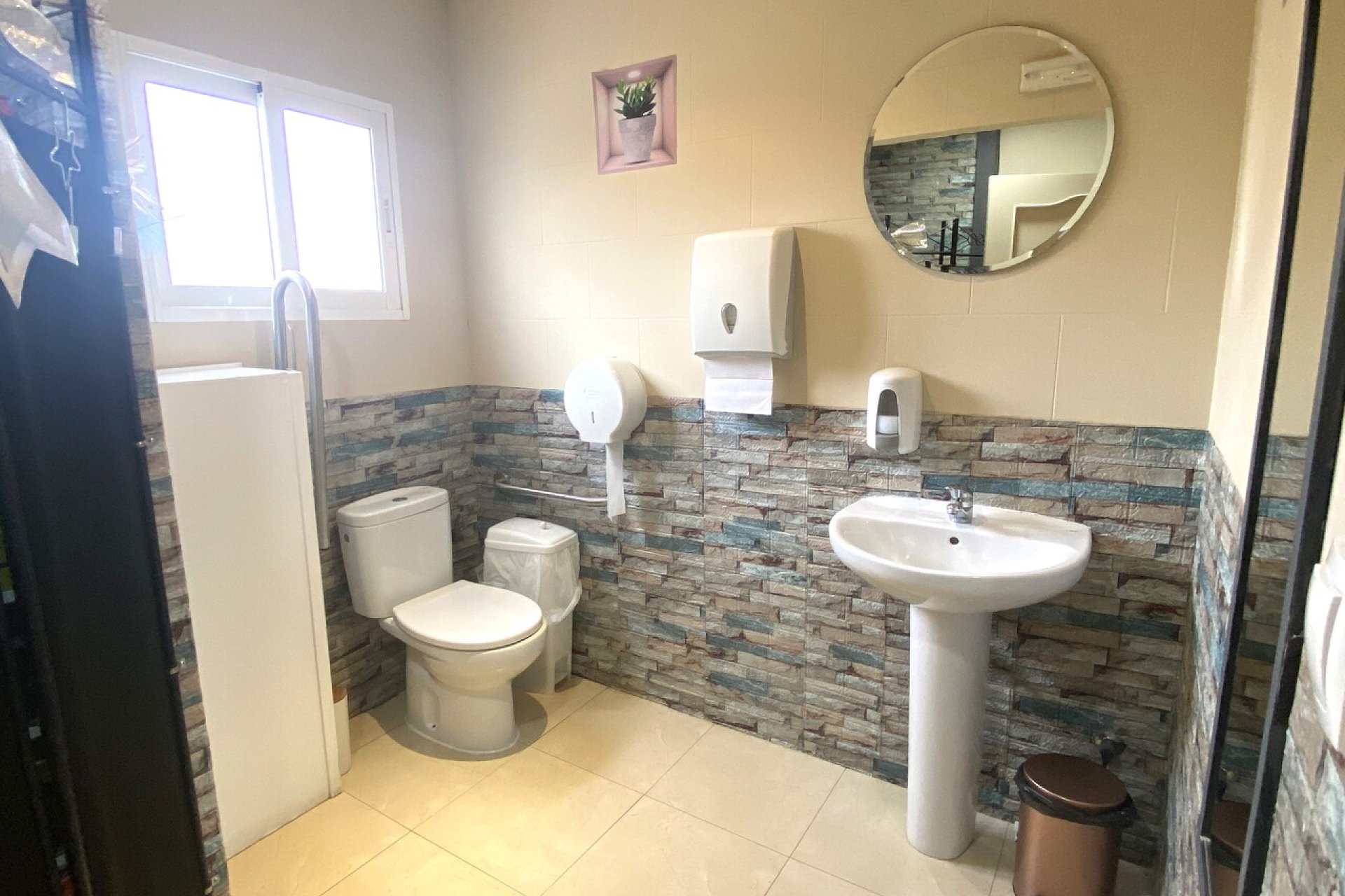 Resale - Commercial -
Algorfa - Inland