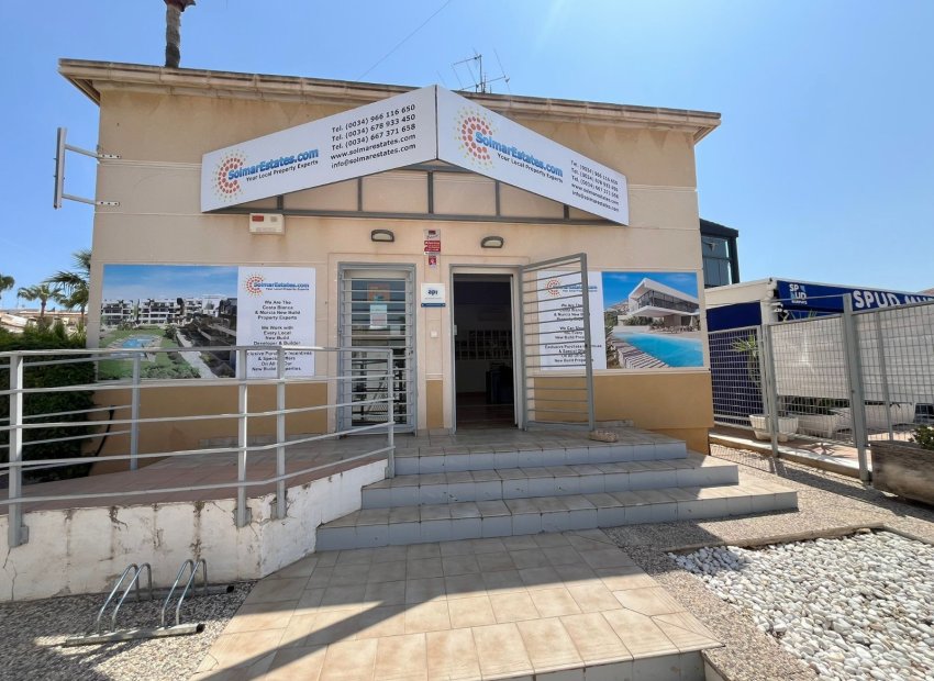 Resale - Commercial -
Orihuela Costa - Playa Flamenca
