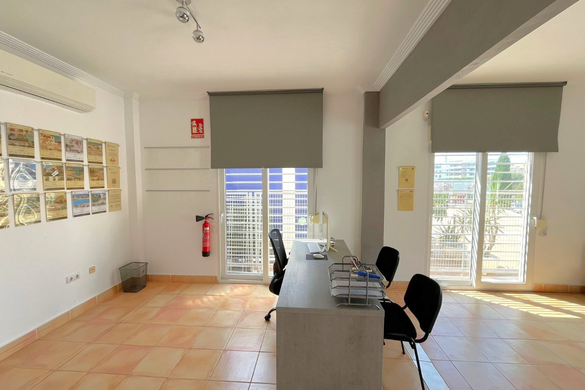Resale - Commercial -
Orihuela Costa - Playa Flamenca