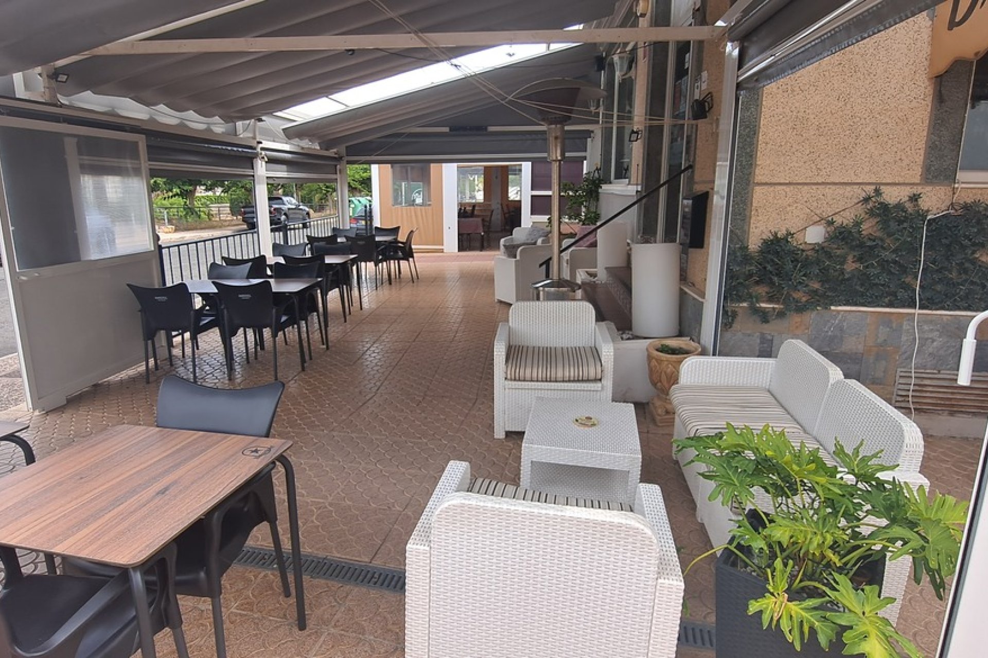 Resale - Commercial -
Villamartín - Orihuela Costa