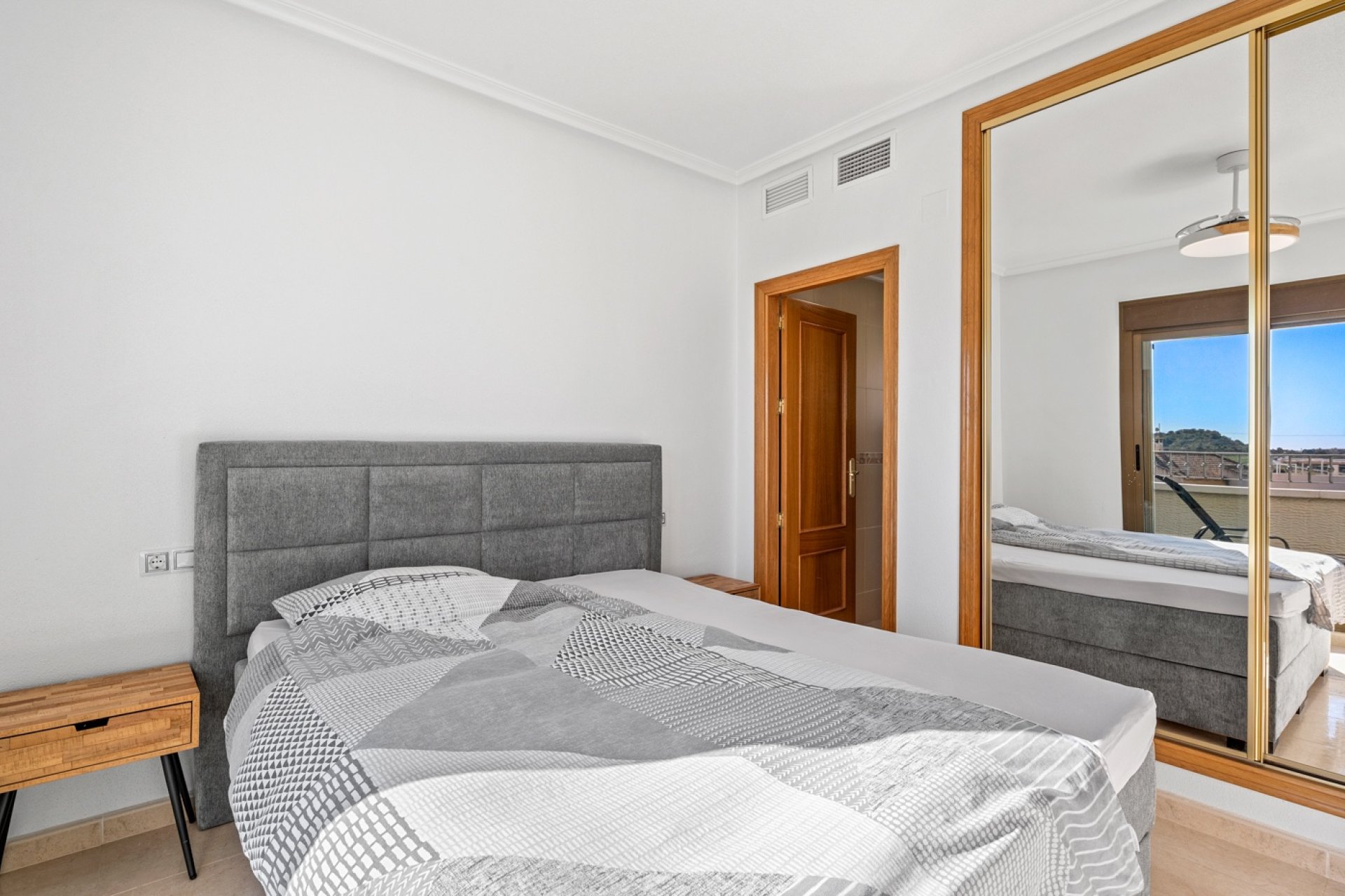 Resale - House -
San Miguel de Salinas*