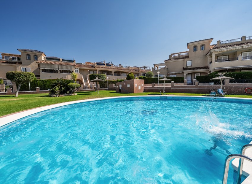 Resale - Penthouse -
Mil Palmeras - Riomar