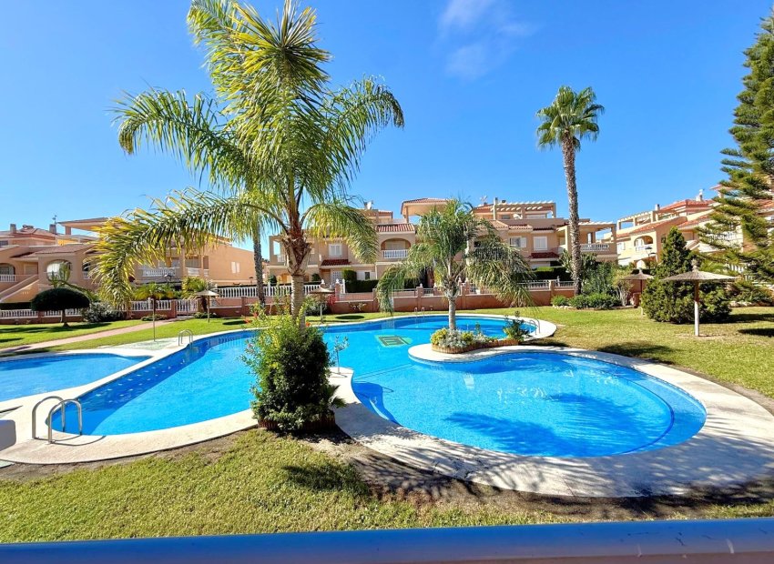 Resale - Penthouse -
Orihuela Costa - Playa Flamenca
