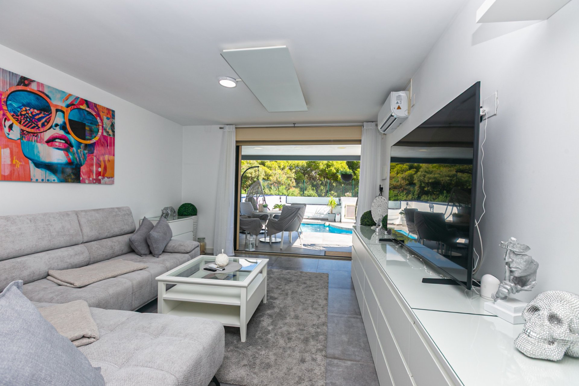 Resale - Quad House -
Mil Palmeras - Riomar