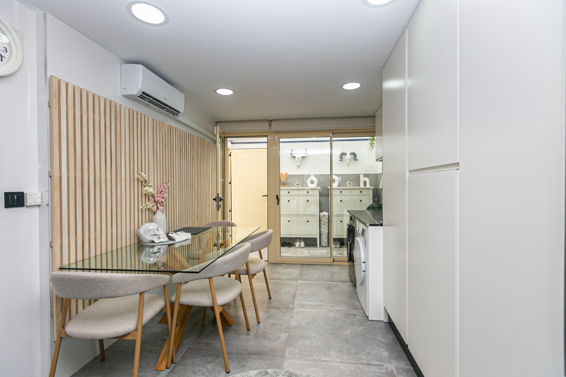 Resale - Quad House -
Mil Palmeras - Riomar