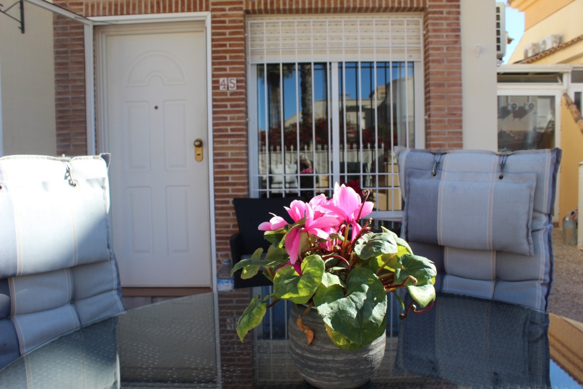 Resale - Quad House -
Villamartín - PAU 8