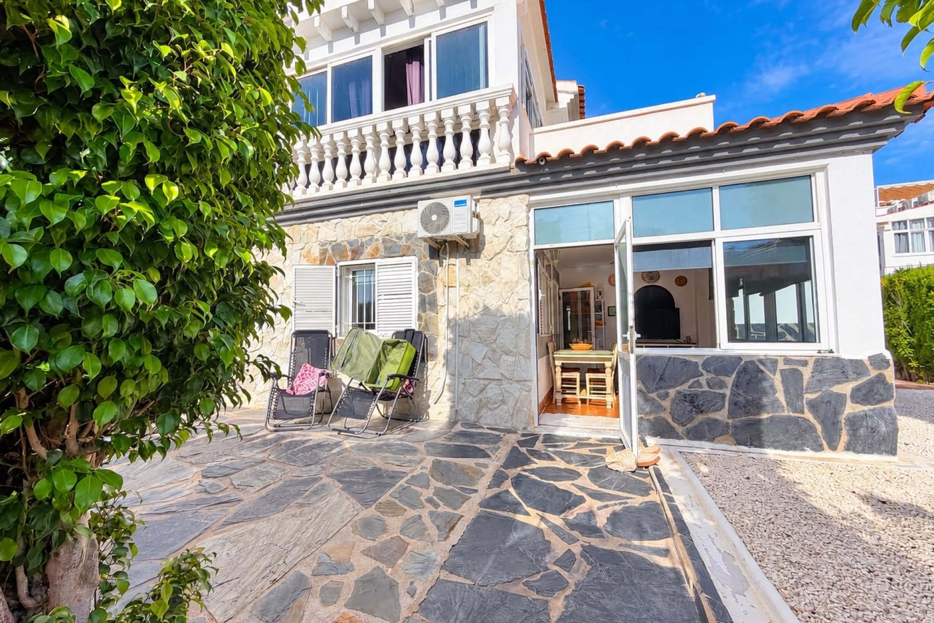 Resale - Semi - Detached Villa -
Alicante - La Florida
