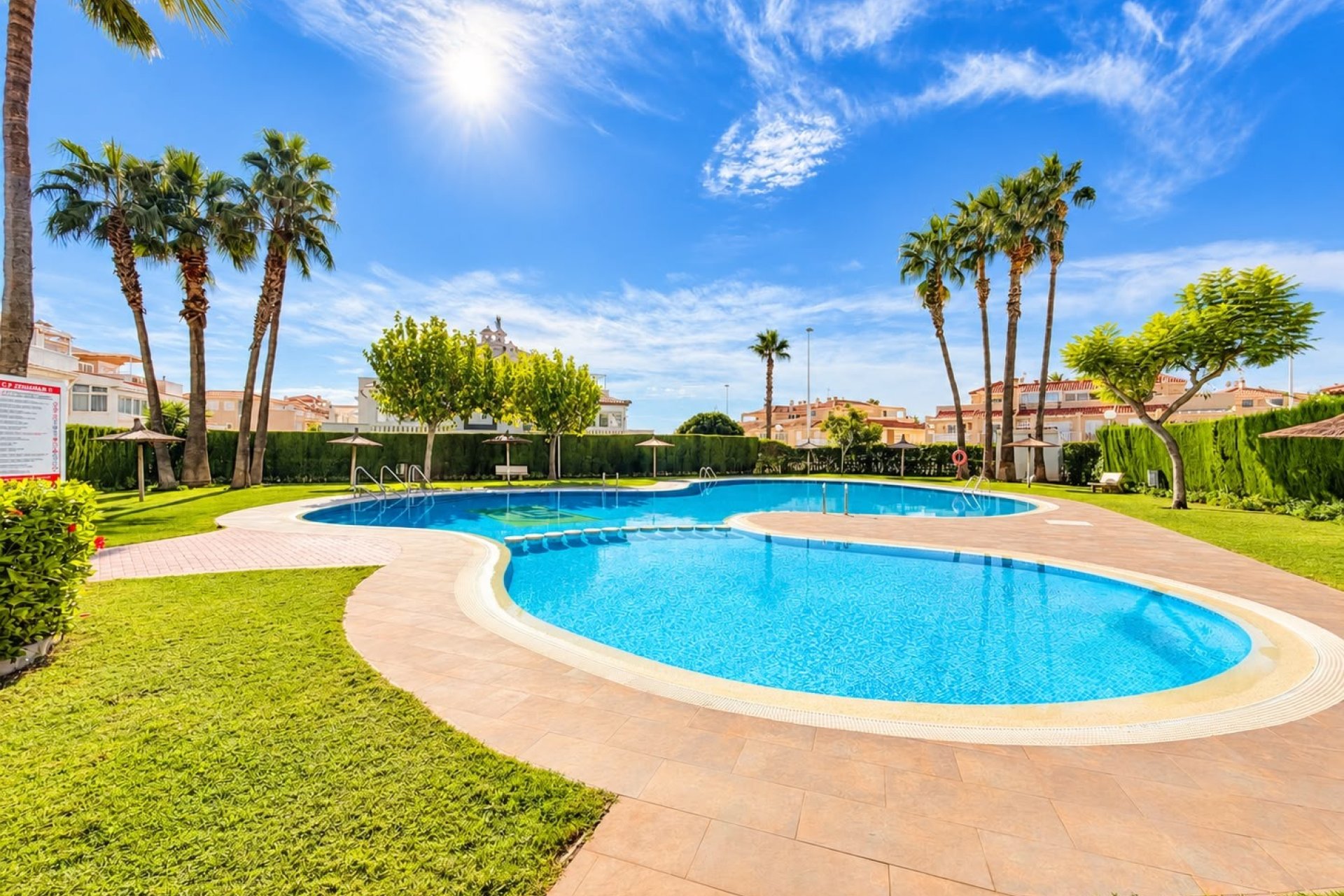 Resale - Semi - Detached Villa -
Alicante - La Florida