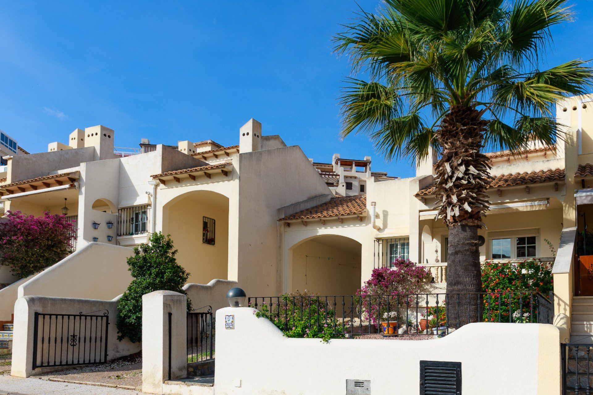Resale - Semi - Detached Villa -
Las Ramblas