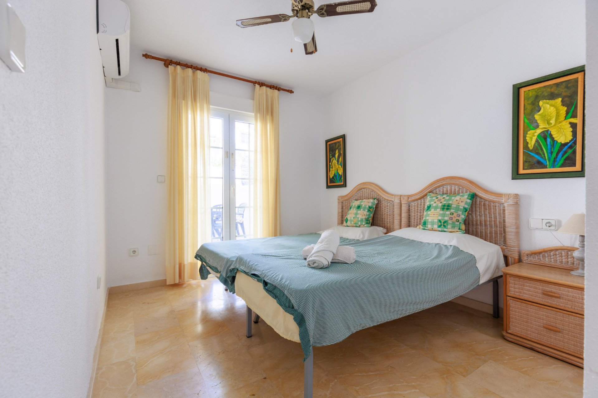 Resale - Semi - Detached Villa -
Las Ramblas