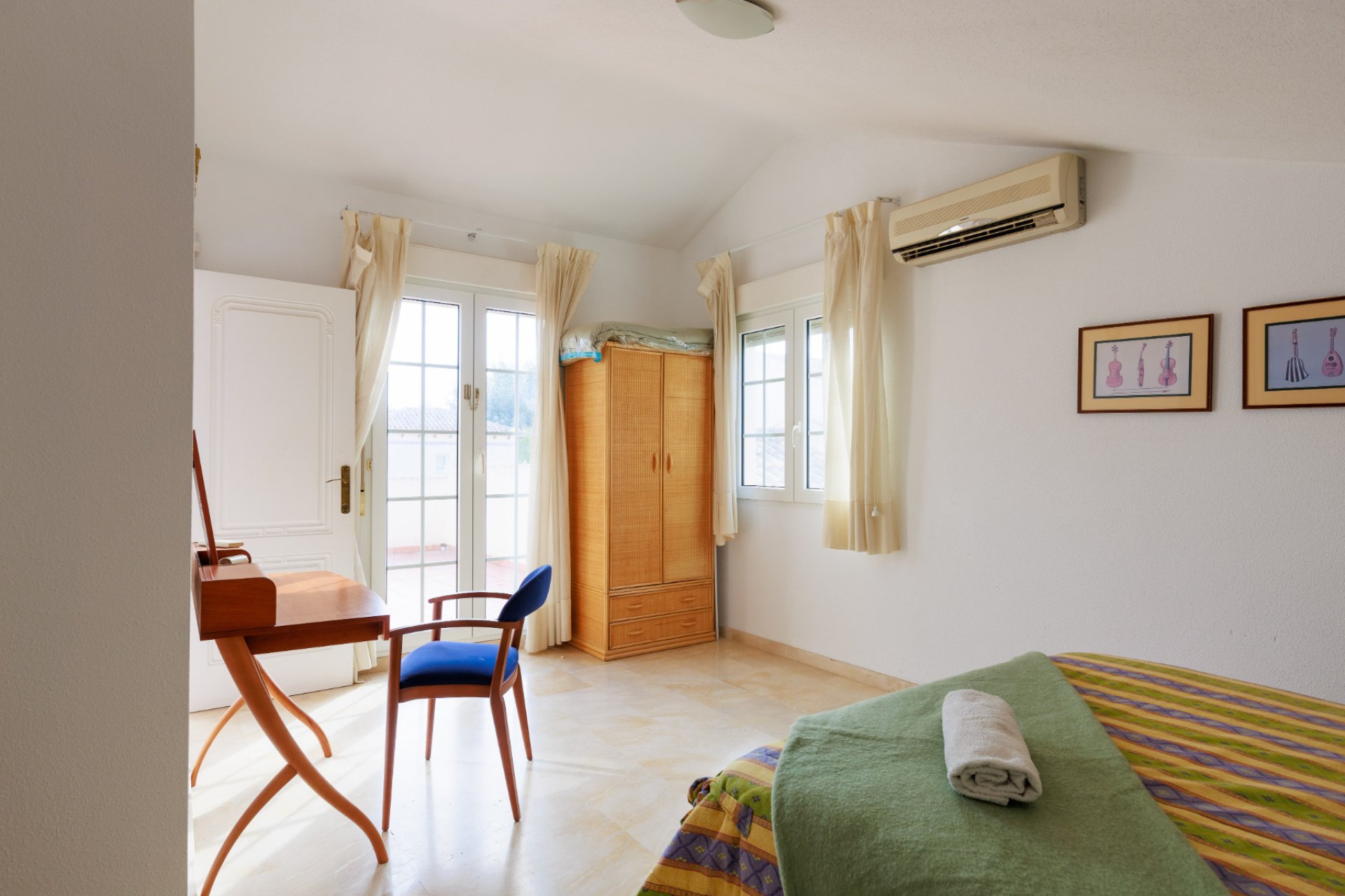 Resale - Semi - Detached Villa -
Las Ramblas