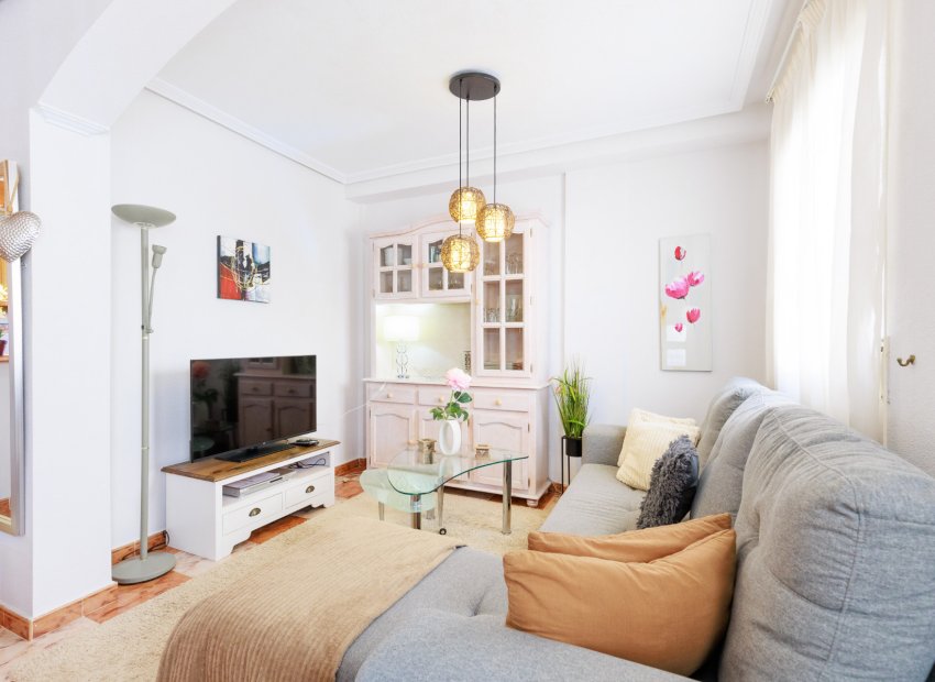 Resale - Semi - Detached Villa -
Villamartín - Pinada Golf