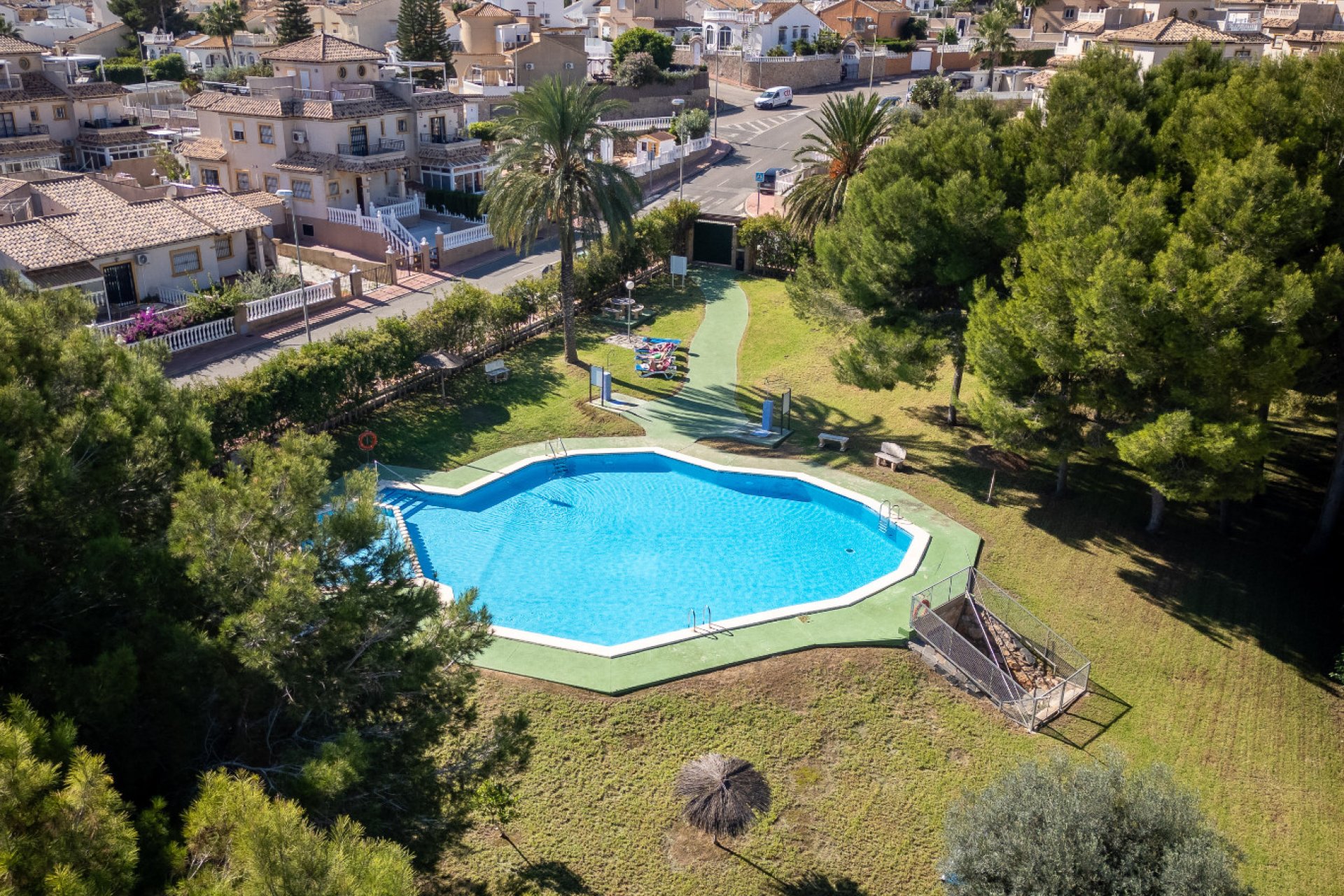 Resale - Semi - Detached Villa -
Villamartín - Pinada Golf