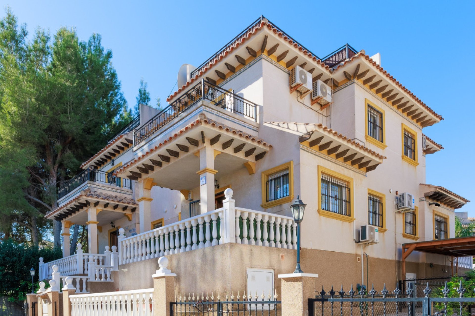 Resale - Semi - Detached Villa -
Villamartín - Pinada Golf