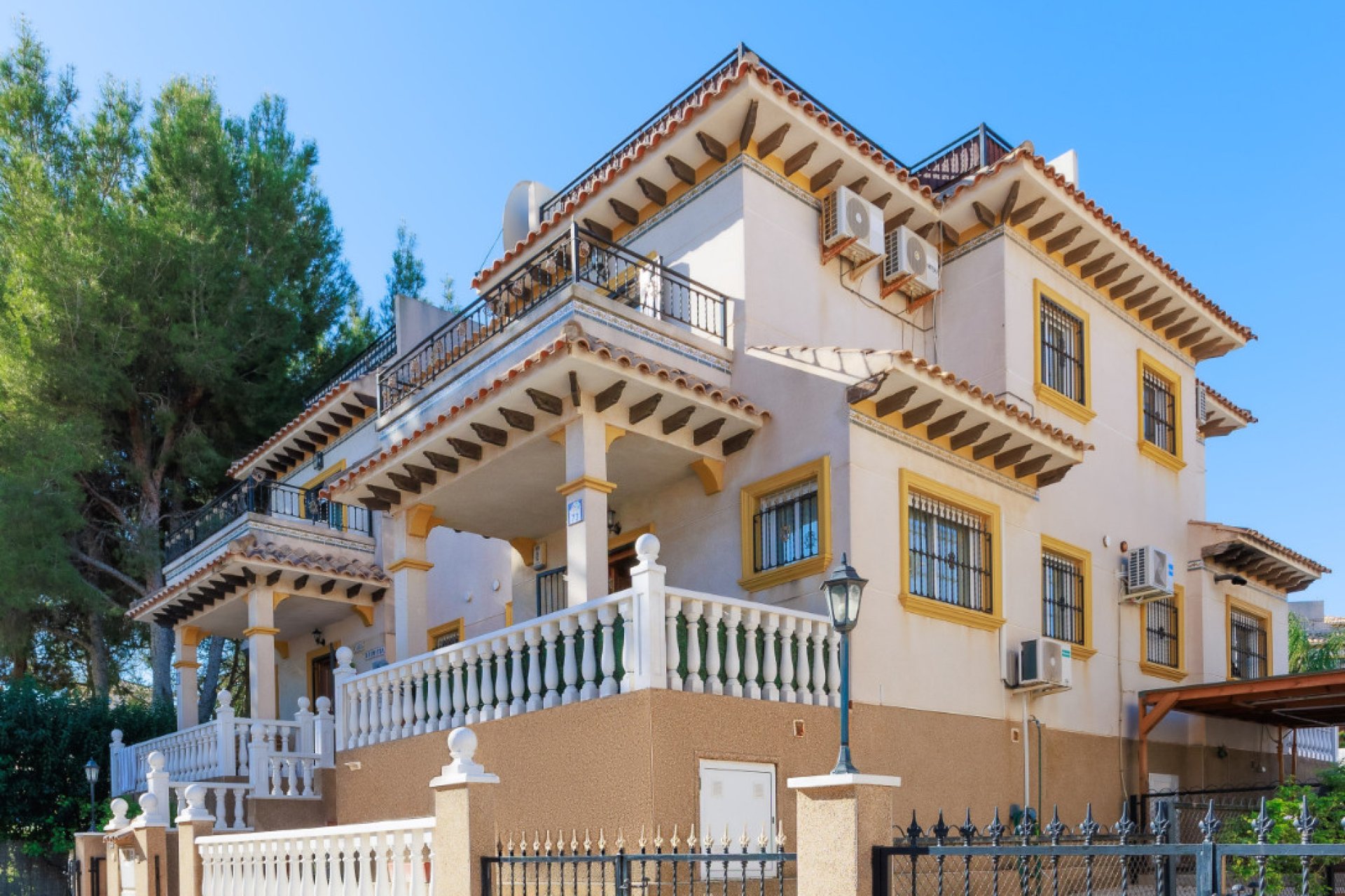 Resale - Semi - Detached Villa -
Villamartín - Pinada Golf
