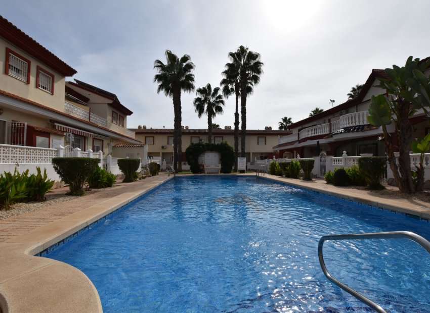 Resale - Townhouse -
Ciudad Quesada - Doña Pepa