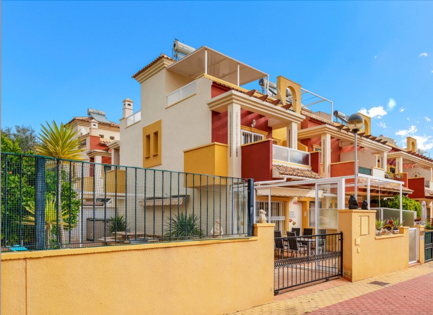 Resale - Townhouse -
Orihuela Costa - Villamartin