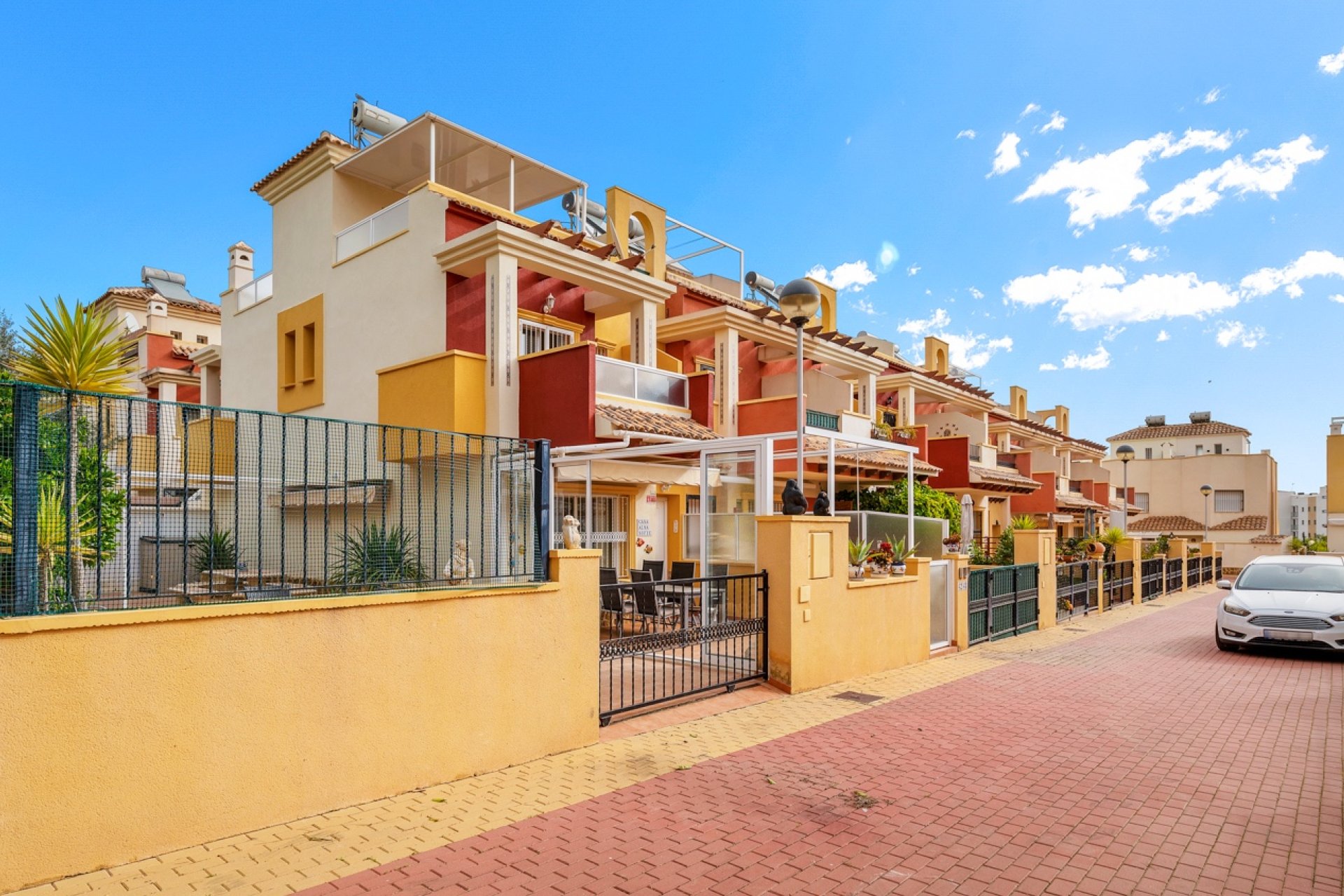 Resale - Townhouse -
Orihuela Costa - Villamartin