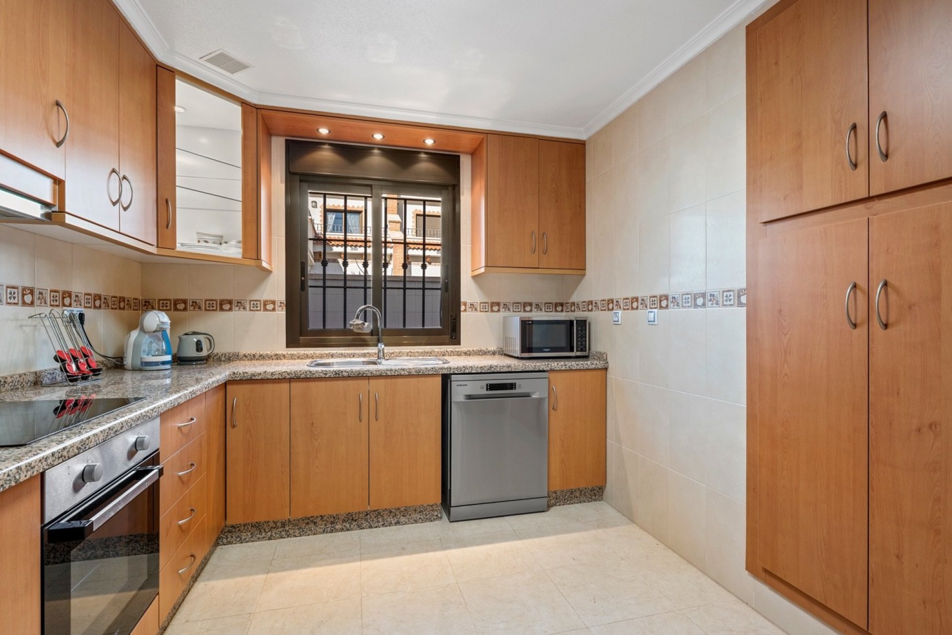 Resale - Townhouse -
San Miguel de Salinas