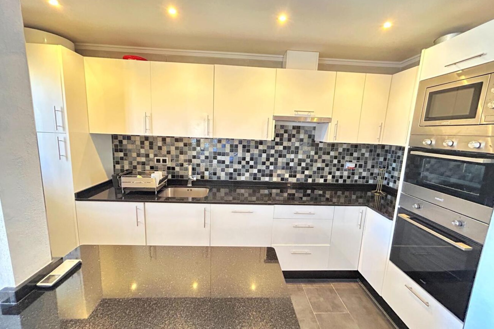 Resale - Townhouse -
Villamartín - Costa Blanca