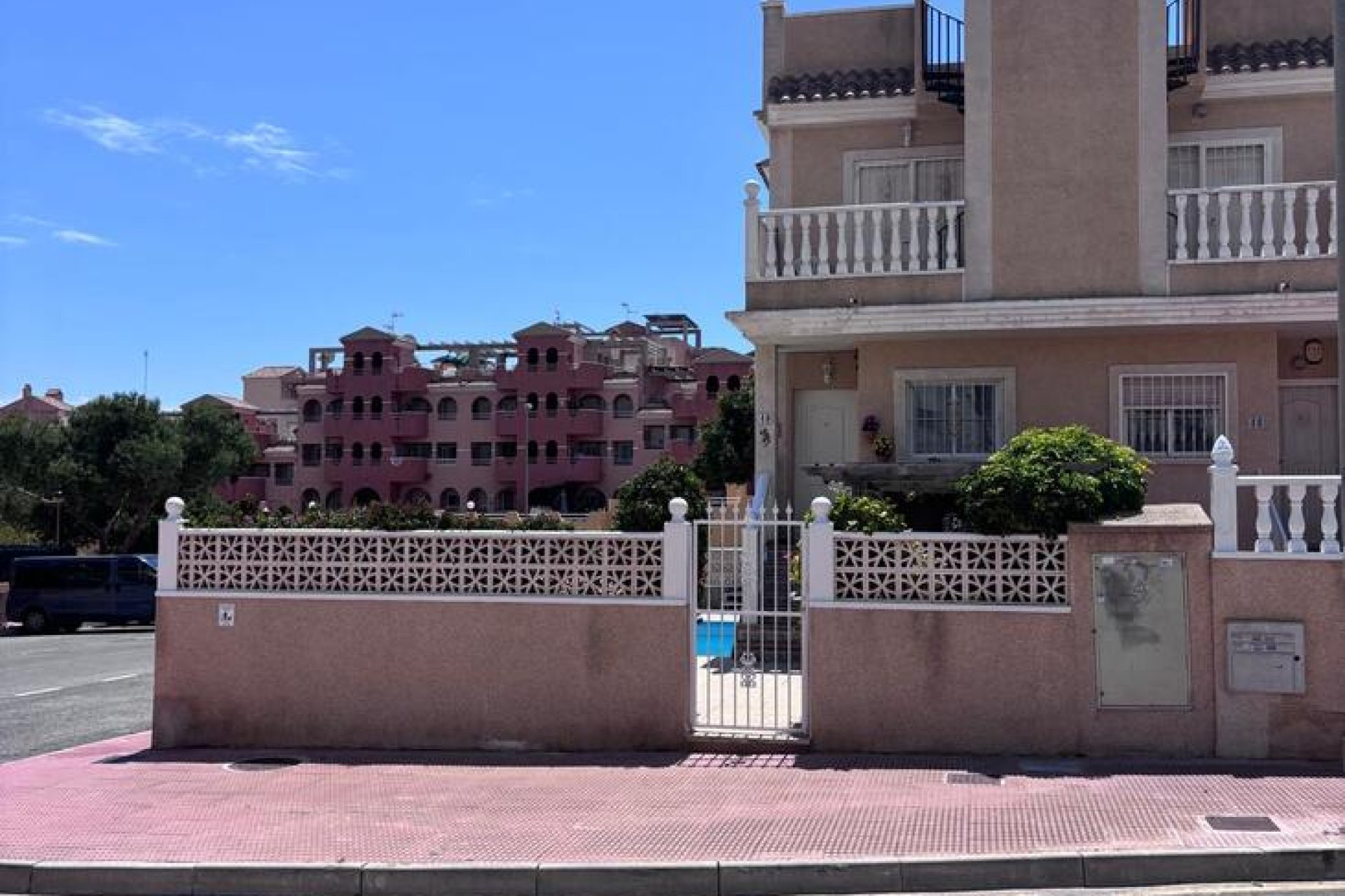 Resale - Townhouse -
Villamartín - Costa Blanca