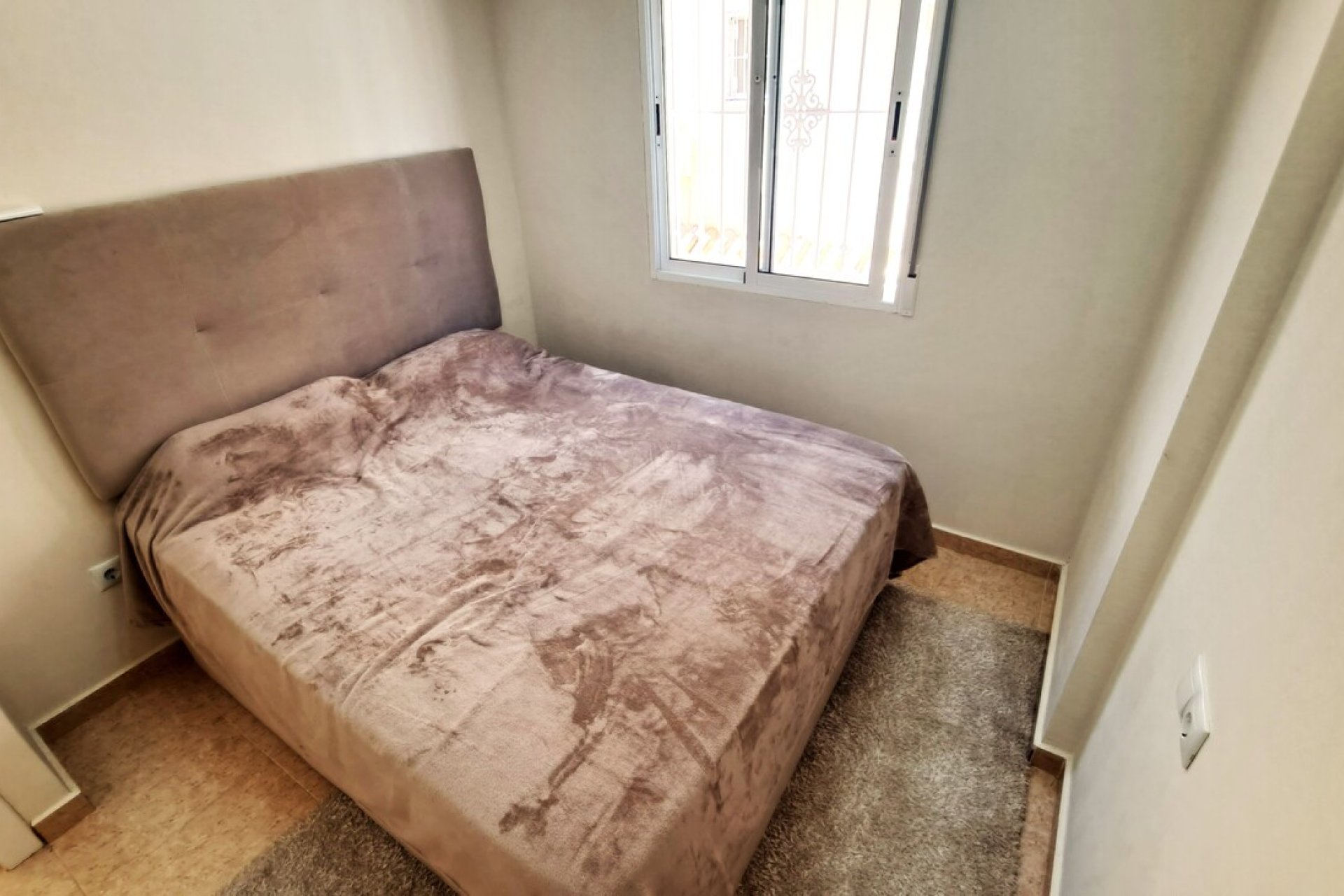 Resale - Townhouse -
Villamartín - Las Filipinas