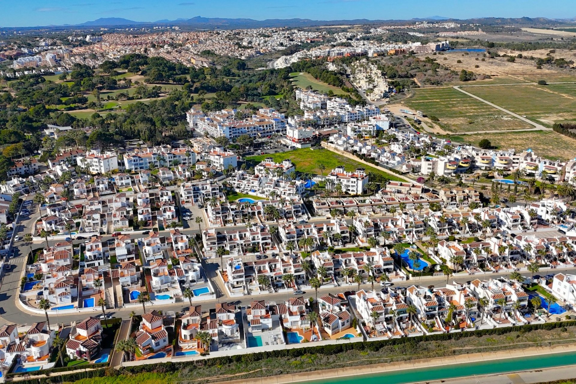 Resale - Townhouse -
Villamartín - Las Violetas