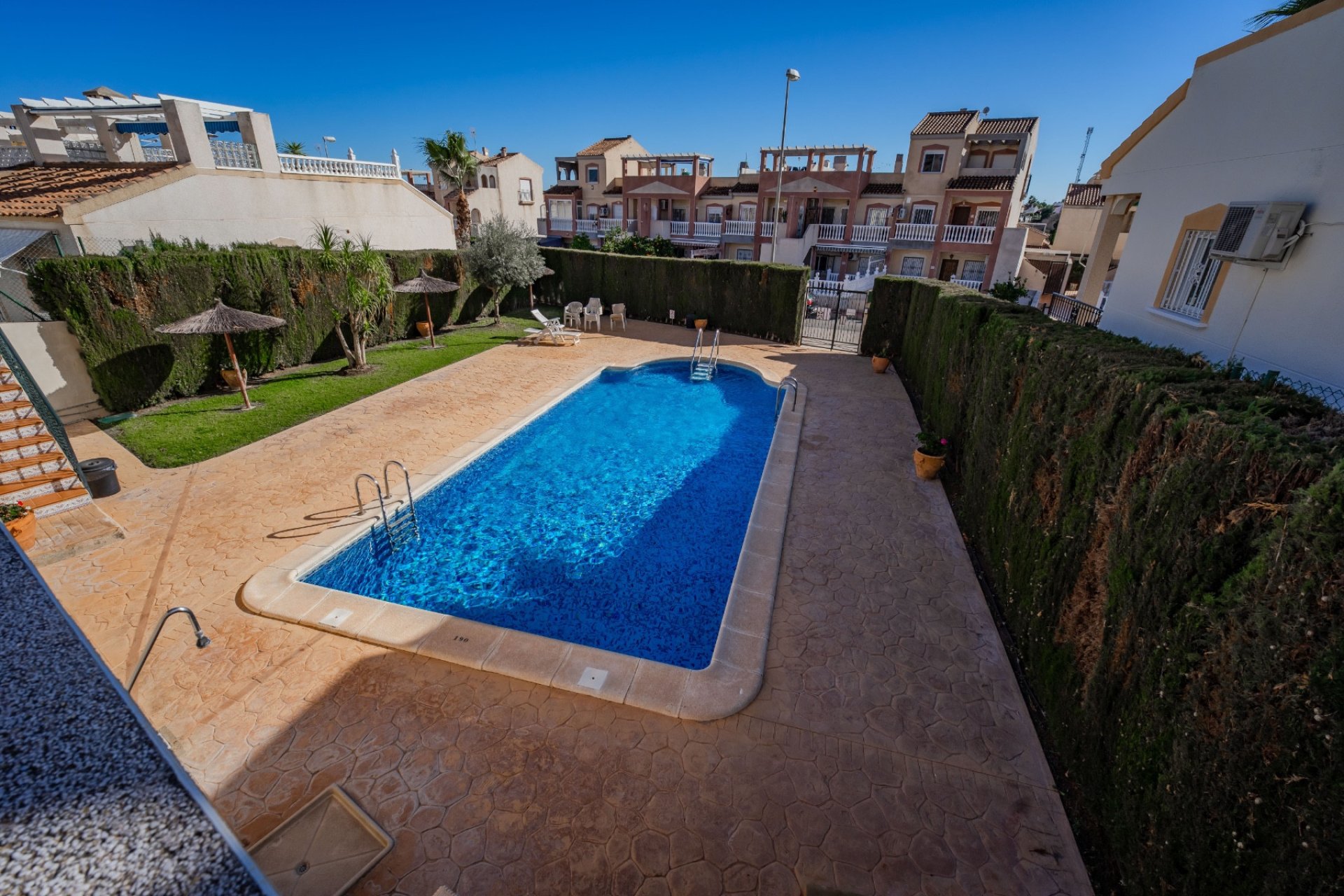 Resale - Townhouse -
Villamartin - Montegolf