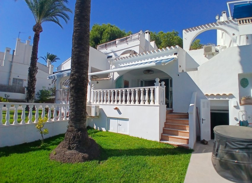 Resale - Townhouse -
Villamartín - Orihuela Costa