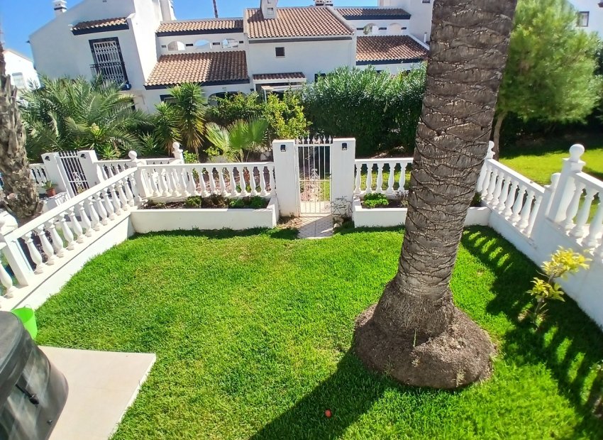 Resale - Townhouse -
Villamartín - Orihuela Costa