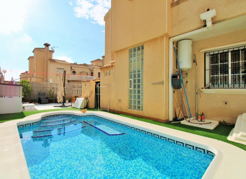 Resale - Townhouse -
Villamartín - Villamartin