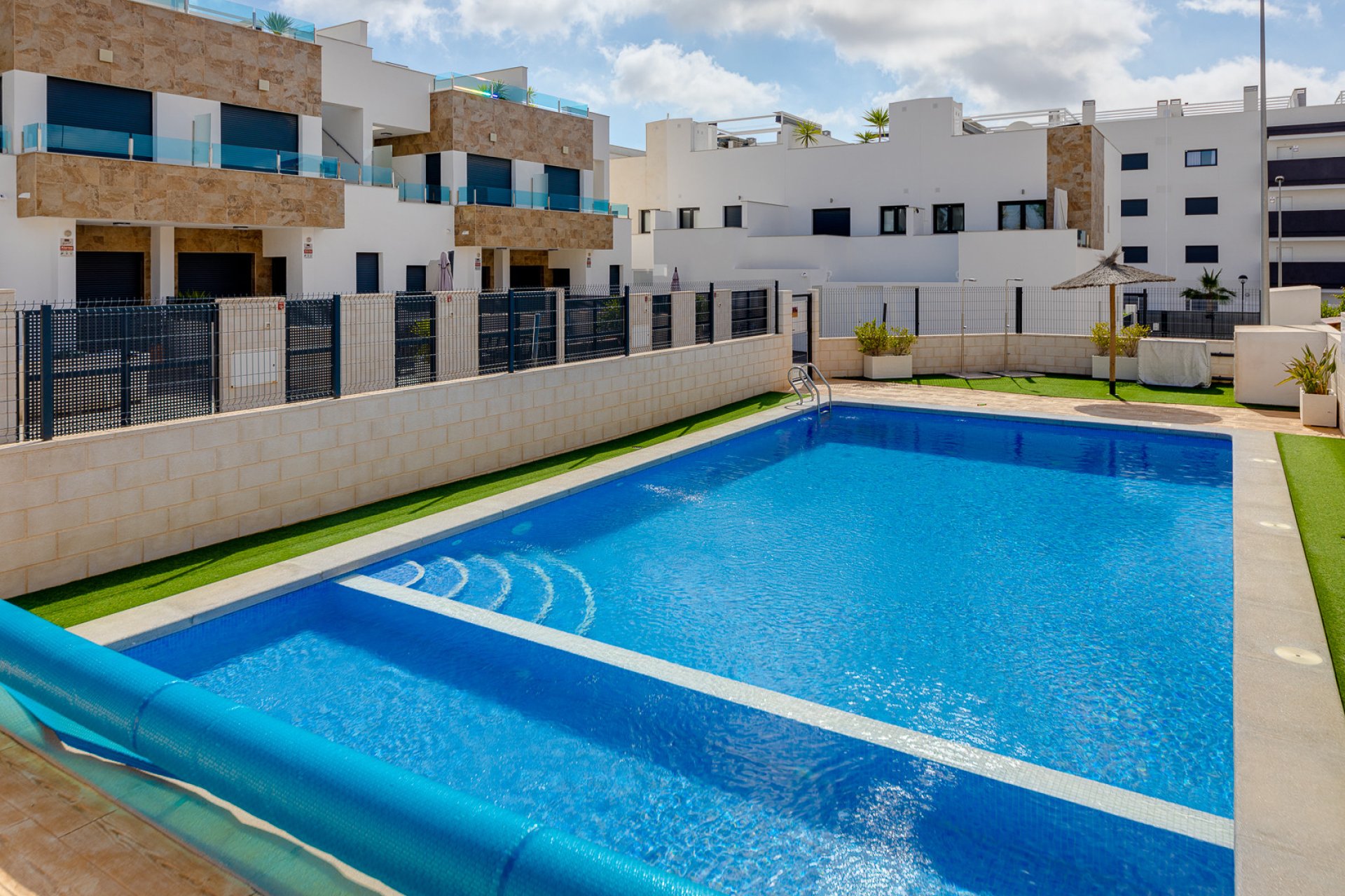 Resale - Townhouse -
Villamartín - Villamartin
