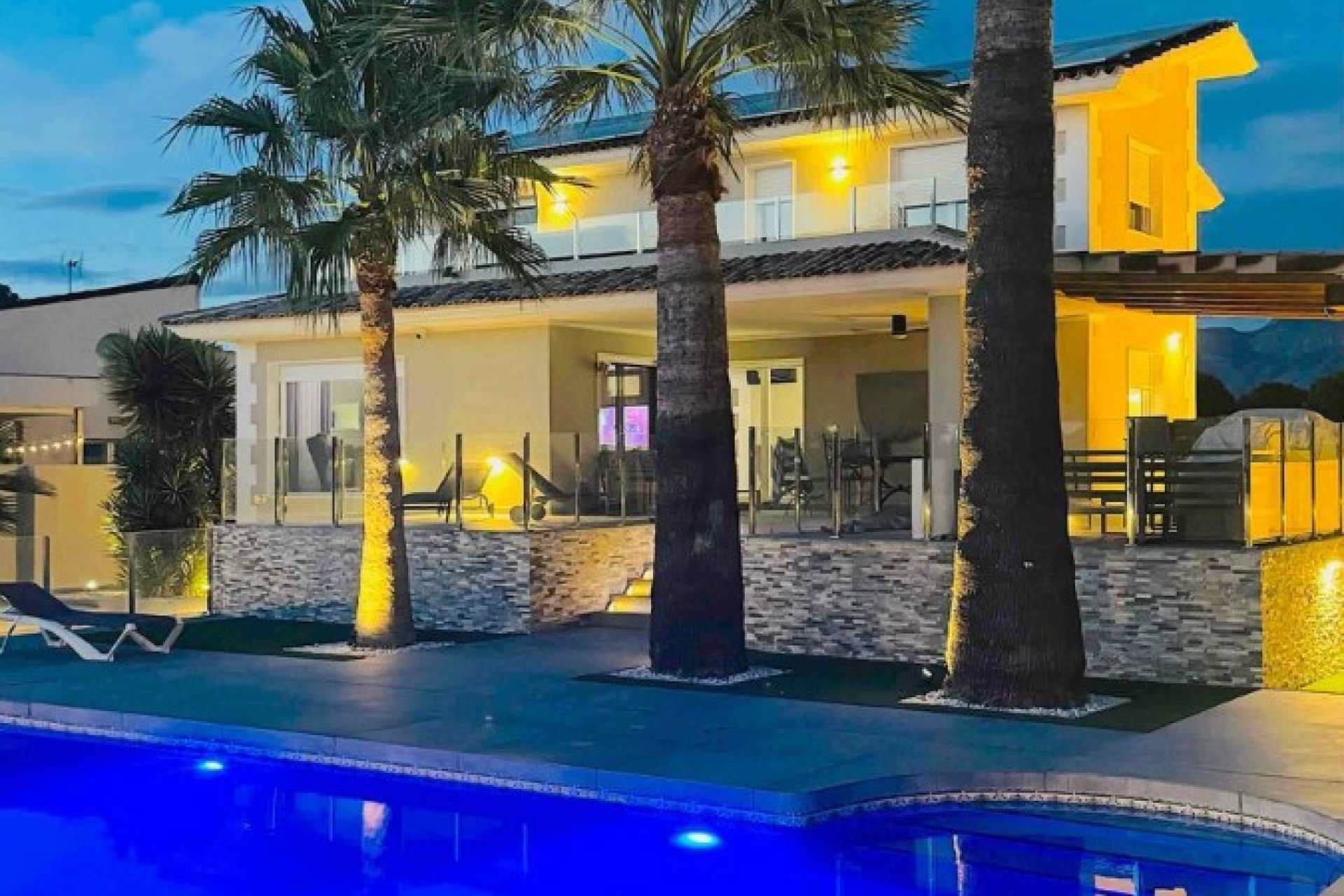 Resale - Villa -
Alfas del Pí - pueblo